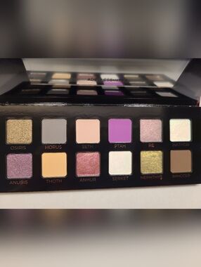 Adept AMUNET Eyeshadow Palette *Light